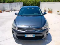 Usata Kia Rio 84 CV (61 kW) 2017 Nero Berlina
