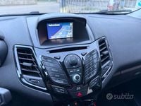 Usata Ford Fiesta 97 CV (71 kW) 2014 Bianco Utilitaria