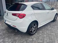 Usata Alfa Romeo Giulietta Distinctive 150 CV (110 kW) 2014 Bianco Utilitaria