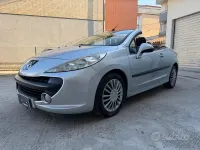 Usata Peugeot 207 CC 109 CV (80 kW) 2007 Grigio Cabrio