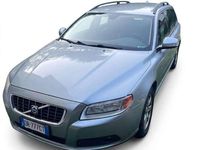 Usata Volvo V70 Momentum 185 CV (136 kW) 2008 Grigio Station wagon