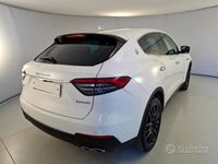 Usata Maserati Levante 275 CV (202 kW) 2020 Bianco SUV