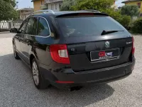 Usata Skoda Superb Elegance 140 CV (102 kW) 2012 Nero Station wagon