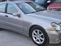 Usata Mercedes C220 Elegance 122 CV (89 kW) 2005 Grigio Berlina