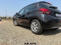 Usata Peugeot 208 Active 75 CV (55 kW) 2018 Nero Utilitaria