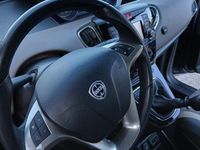 Usata Lancia Ypsilon Gold 69 CV (50 kW) 2016 Blu Utilitaria