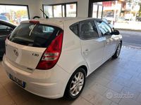 Usata Hyundai i30 Comfort 90 CV (66 kW) 2010 Bianco Berlina