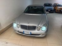 Begagnad Mercedes E320 Avantgarde 204 HK (150 kW) 2003 Silver Sedan