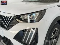 Usata Peugeot 2008 Allure 102 CV (75 kW) 2025 Bianco SUV