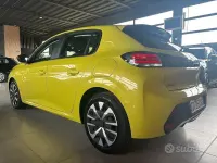 Usata Peugeot 208 Active 75 CV (55 kW) 2024 Verde Utilitaria