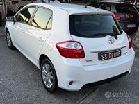 Usata Toyota Auris Active 90 CV (66 kW) 2012 Bianco Berlina