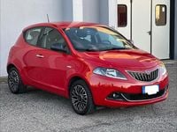 Usata Lancia Ypsilon Gold 69 CV (50 kW) 2024 Rosso Utilitaria