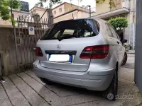 Usata Mercedes B180 109 CV (80 kW) 2008 Grigio Monovolume