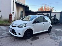 Gebraucht Toyota Aygo Connect Style 68 PS (50 kW) 2013 Weiß Kleinwagen
