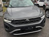 Usata VW T-Roc Life 110 CV (80 kW) 2022 Grigio scuro SUV