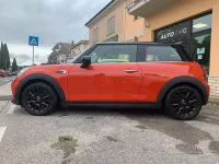 Usata Mini ONE 75 CV (55 kW) 2020 Arancione Utilitaria