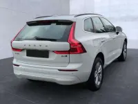 Usata Volvo XC60 Momentum 197 CV (144 kW) 2021 Bianco metallizzato SUV