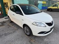 Usata Lancia Ypsilon 95 CV (69 kW) 2012 Bianco Utilitaria