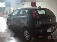 Usata Fiat Punto 77 CV (56 kW) 2017 Blu Utilitaria