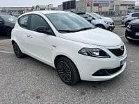 Usata Lancia Ypsilon Gold 69 CV (50 kW) 2023 Bianco Utilitaria