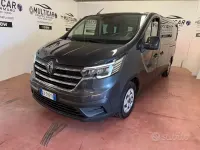 Usata Renault Trafic 150 CV (110 kW) 2024 Grigio Monovolume
