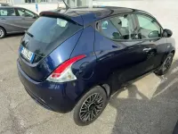 Usata Lancia Ypsilon 69 CV (50 kW) 2018 Blu/azzurro Utilitaria
