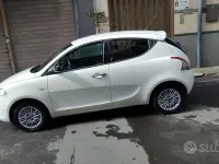Usata Lancia Ypsilon 95 CV (69 kW) 2013 Bianco Utilitaria