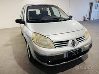 Usata Renault Scénic II 130 CV (95 kW) 2007 Argento Monovolume