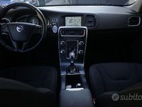 Usata Volvo V60 R-Design Momentum 114 CV (83 kW) 2016 Nero Station wagon