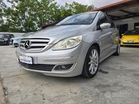 Usata Mercedes B180 109 CV (80 kW) 2006 Grigio Monovolume