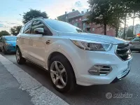 Usata Ford Kuga 120 CV (88 kW) 2018 Bianco SUV