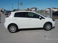 Usata Fiat Punto Lounge 78 CV (57 kW) 2014 Bianco Utilitaria