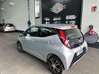 Usata Toyota Aygo 72 CV (52 kW) 2019 Argento Utilitaria