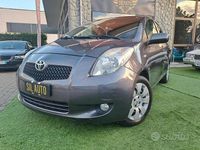 Usata Toyota Yaris 90 CV (66 kW) 2008 Grigio Berlina