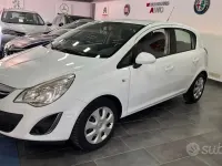 Usata Opel Corsa Edition 75 CV (55 kW) 2013 Bianco Utilitaria