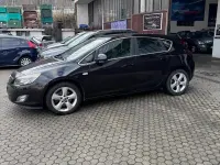 Usata Opel Astra Cosmo 160 CV (117 kW) 2010 Nero Berlina