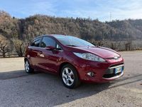 Usata Ford Fiesta Titanium 70 CV (51 kW) 2011 Rosso Utilitaria