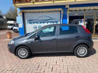 Usado Fiat Punto Street 69 CV (50 kW) 2017 Gris Utilitario