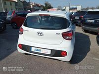 Usata Hyundai i10 66 CV (48 kW) 2022 Bianco Utilitaria