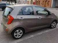 Usata Kia Picanto 67 CV (49 kW) 2014 Beige Utilitaria