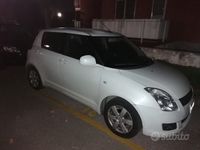 Gebraucht Suzuki Swift 75 PS (55 kW) 2011 Weiß Kleinwagen