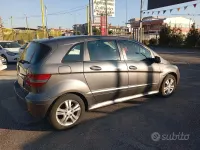 Usata Mercedes B180 Executive 109 CV (80 kW) 2010 Grigio Monovolume