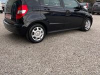 Usata Mercedes A180 109 CV (80 kW) 2010 Nero Berlina