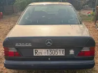 Usata Mercedes 230 132 CV (97 kW) 1989 Grigio Coupé