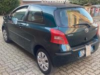 Usata Toyota Yaris 69 CV (50 kW) 2006 Verde Utilitaria