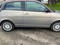 Usata Lancia Ypsilon 75 CV (55 kW) 2010 Marrone Utilitaria