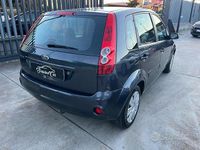 Usata Ford Fiesta 75 CV (55 kW) 2007 Vari colori Berlina