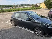 Usata Peugeot 208 75 CV (55 kW) 2017 Grigio Utilitaria