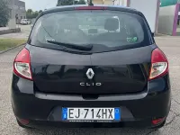 Usata Renault Clio III Dynamique 75 CV (55 kW) 2011 Nero Berlina