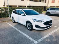 Usata Ford Focus 120 CV (88 kW) 2022 Bianco Station wagon